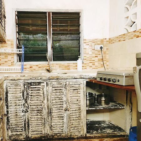 Upani In Diani Bed & Breakfast Диани Бийч Екстериор снимка