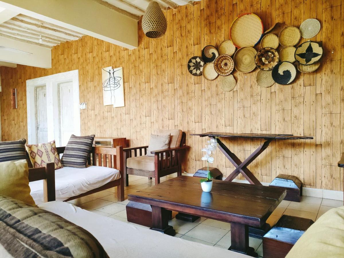 Upani In Diani Bed & Breakfast Диани Бийч Екстериор снимка