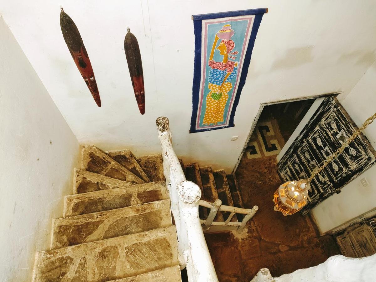 Upani In Diani Bed & Breakfast Диани Бийч Екстериор снимка