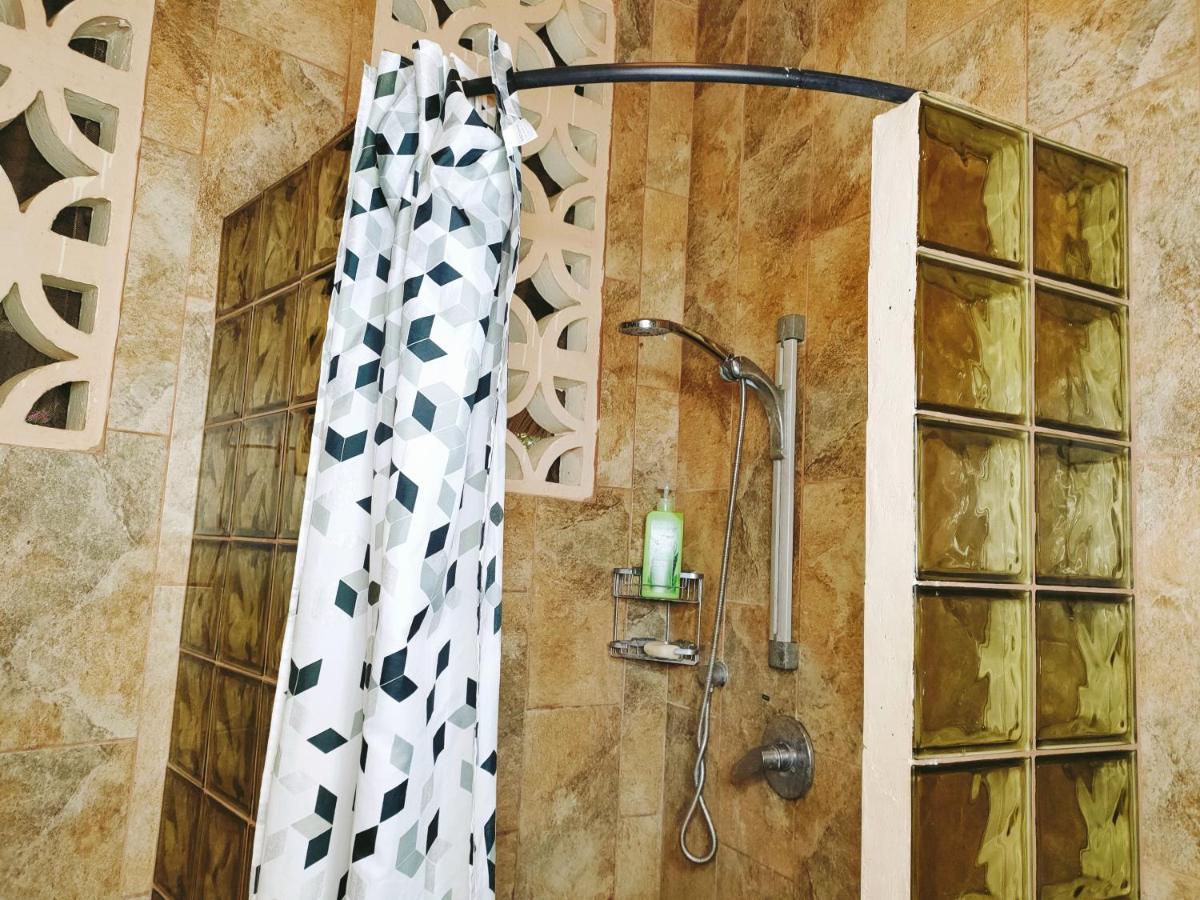 Upani In Diani Bed & Breakfast Диани Бийч Екстериор снимка