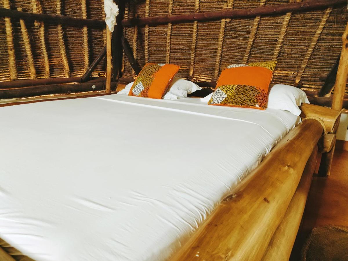 Upani In Diani Bed & Breakfast Диани Бийч Екстериор снимка