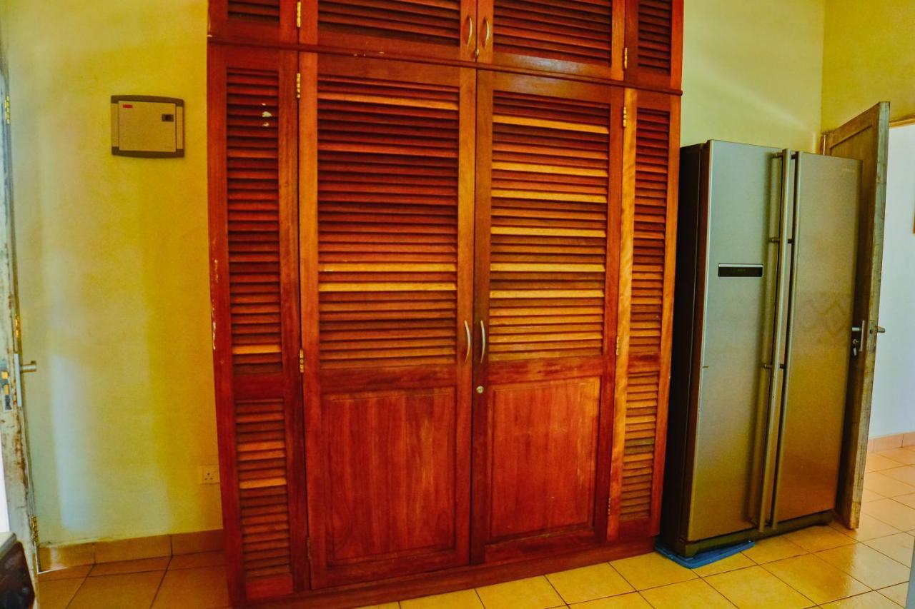 Upani In Diani Bed & Breakfast Диани Бийч Екстериор снимка